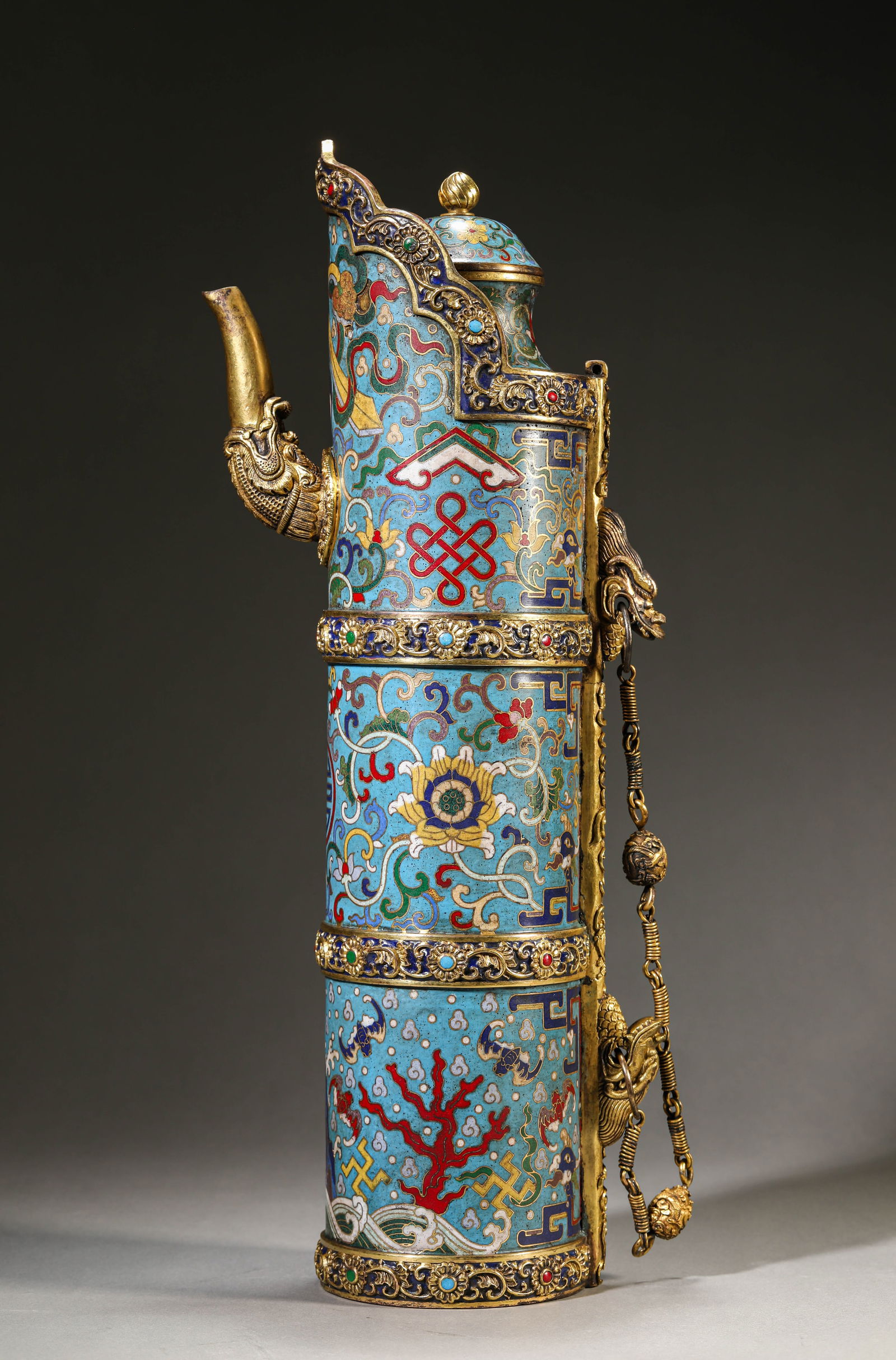 A Cloisonné Enamel ‘Bat, Shou and Dragon’ ‘Monk's Cap’ Ewer: A Cloisonné Enamel ‘Bat, Shou and Dragon’ ‘Monk's Cap’ Ewer (17.5 x 11 x 44.5cm,Weight 3756g)