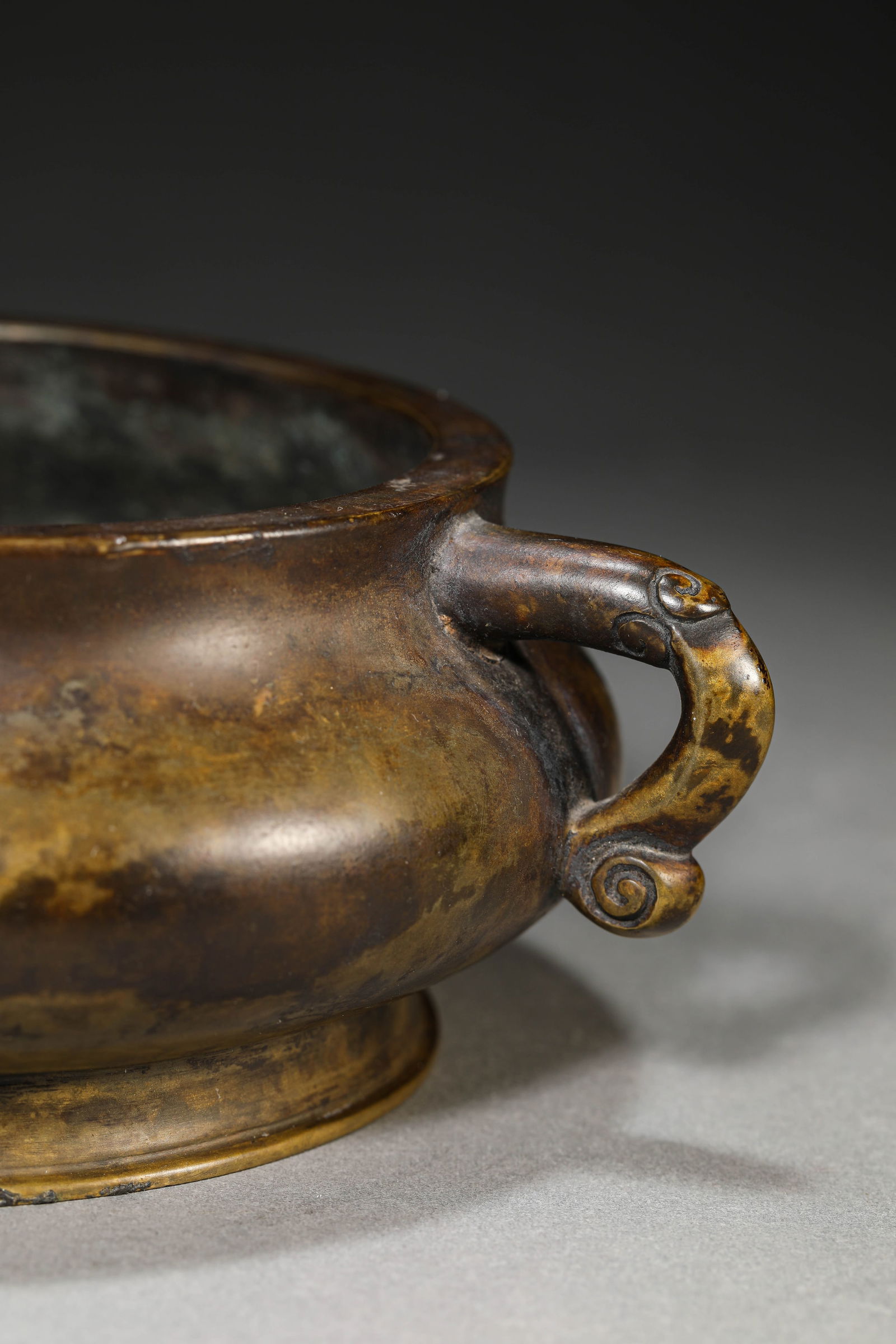 A Bronze ‘Double-Handled’ Censer - 4