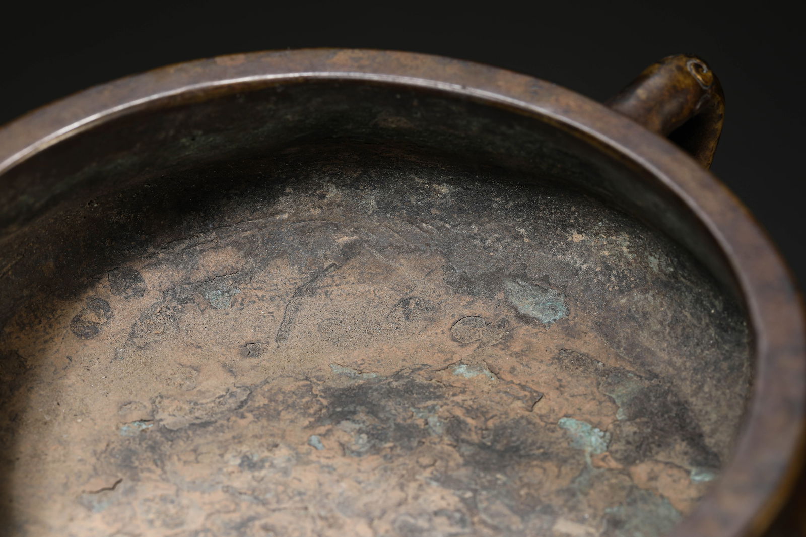 A Bronze ‘Double-Handled’ Censer - 5