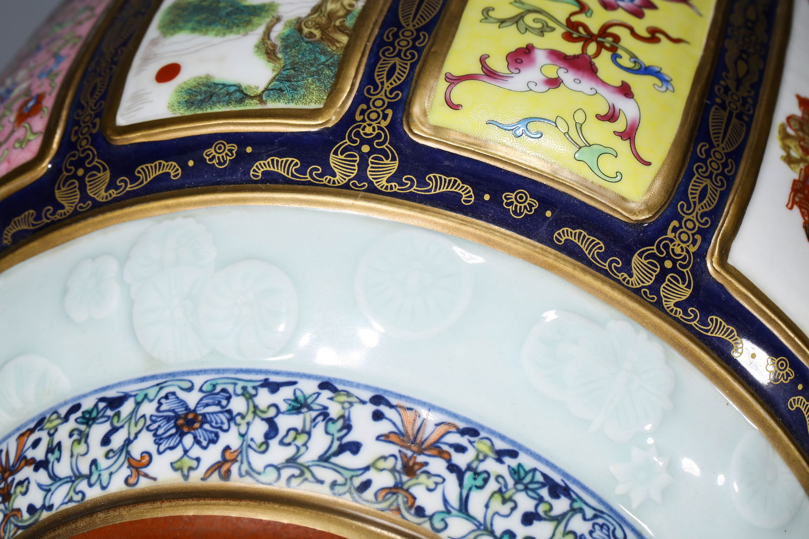 A 'Porcelain Aggregate' Vase - 11