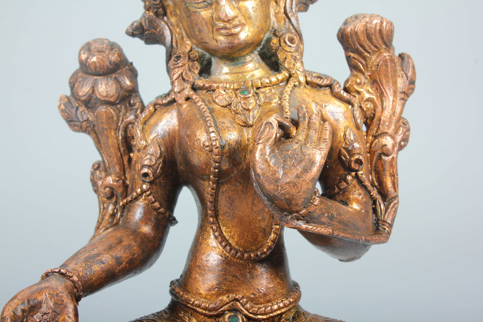 A COPPER GREEN TARA STATUE - 3