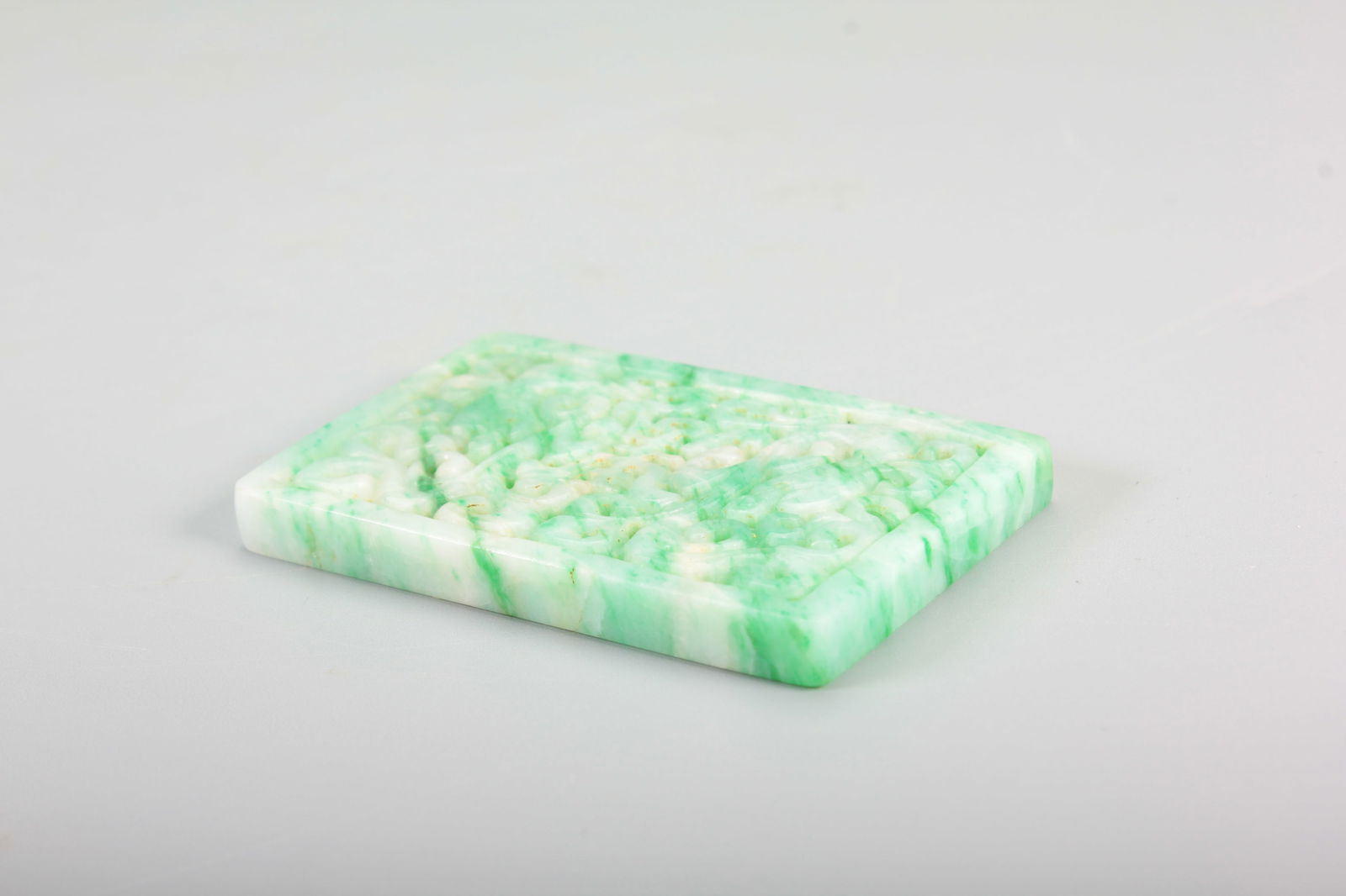 A JADEITE DOUBLE DRAGON HOLDING LONGEVITY PLAQUE - 7