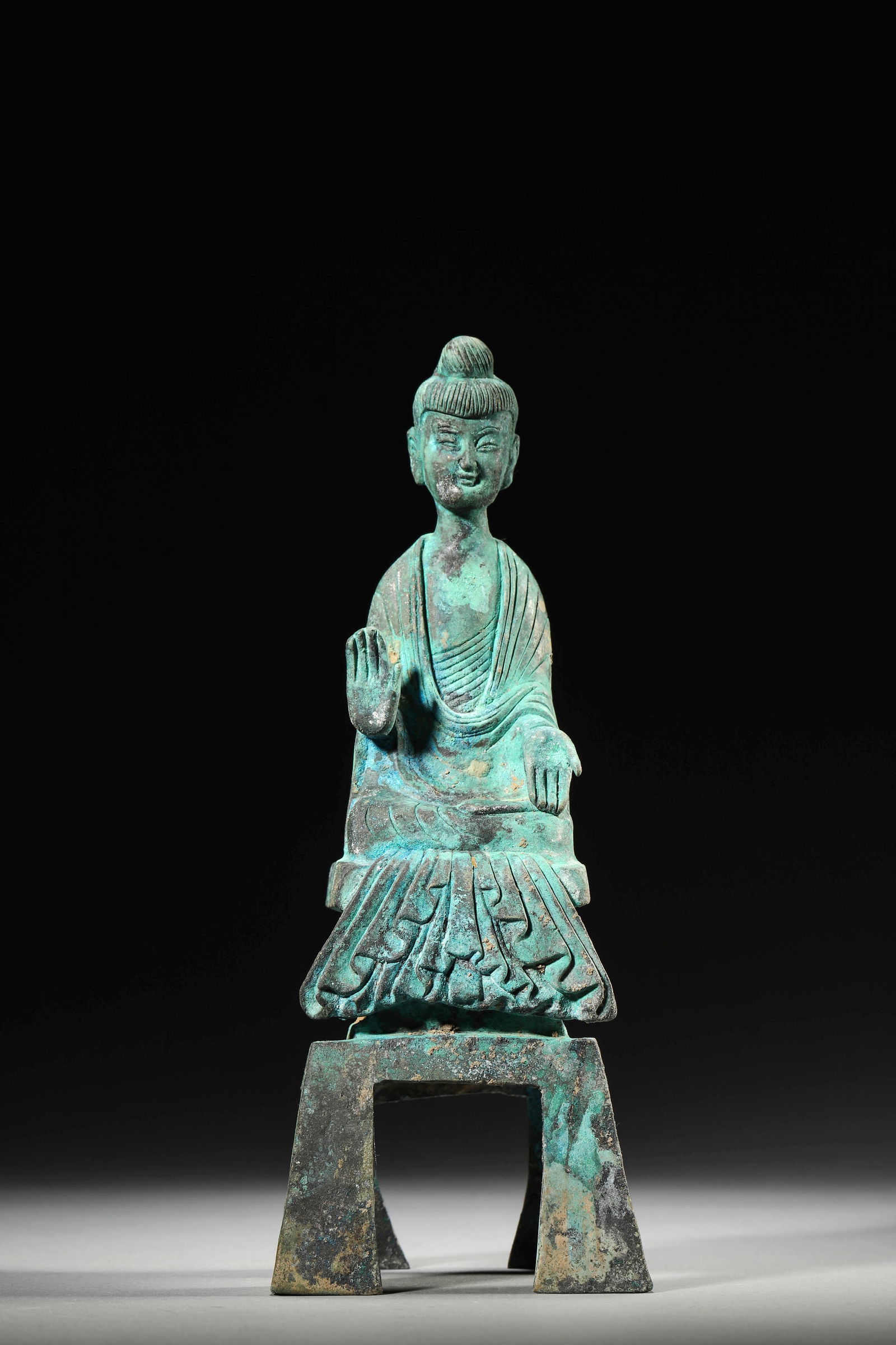 A NORTHERN WEI BRONZE BUDDHA STATUE (1 of 9)