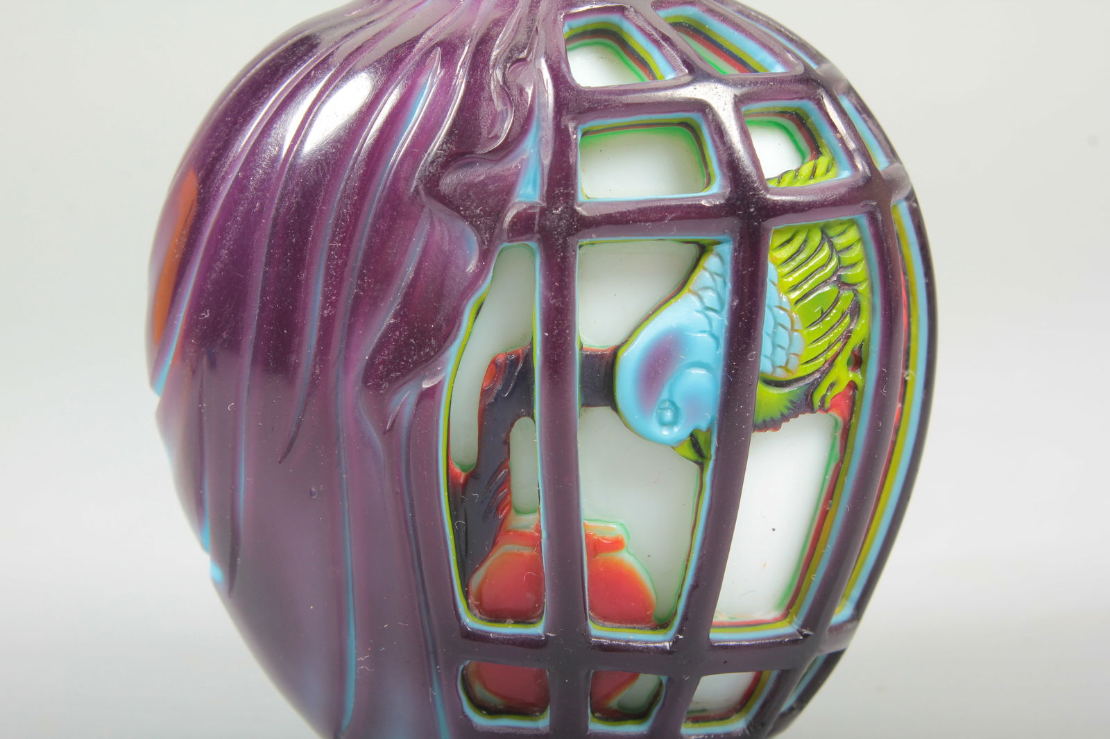 AN OVERLAY CAGE BIRD SNUFF BOTTLE - 4