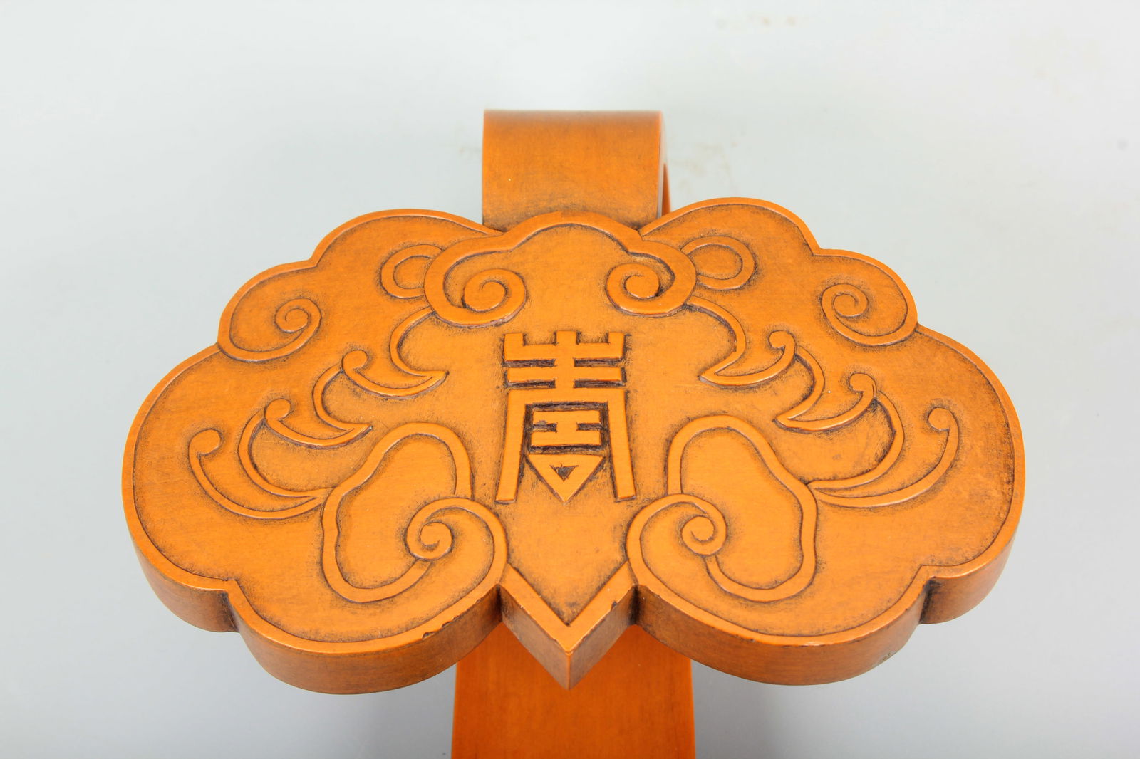 A BAMBOO SHEATH LONGEVITY PATTERN RUYI DISPLAY ITEM - 2