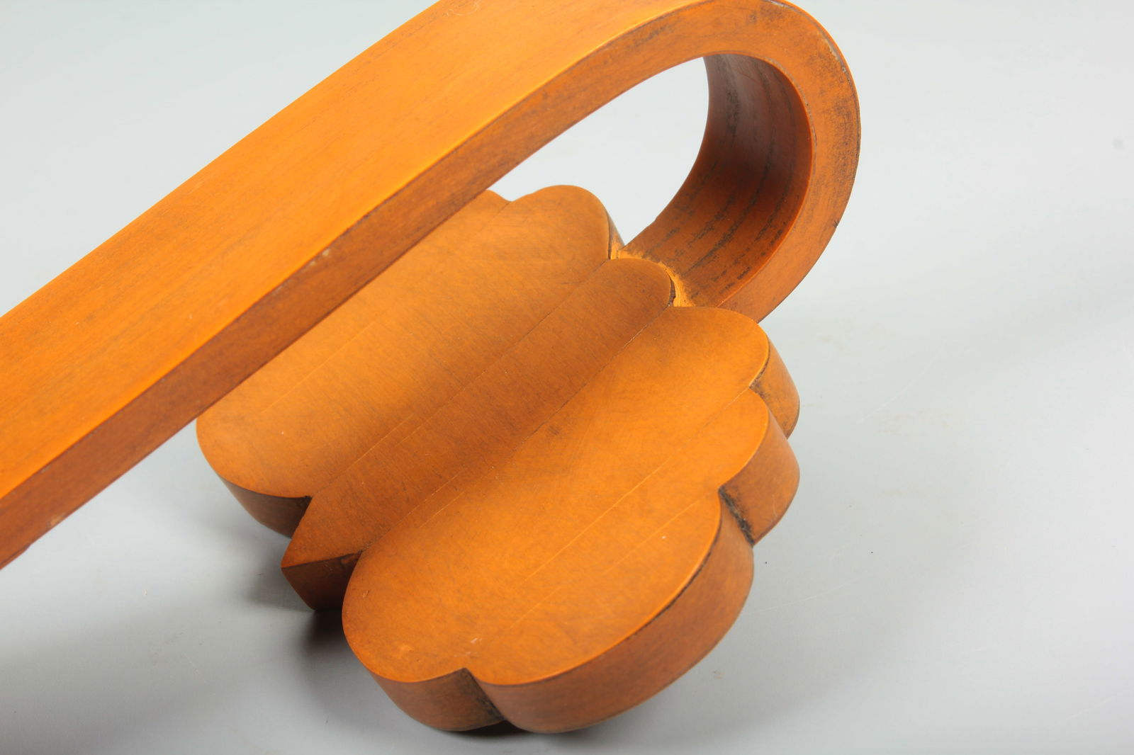 A BAMBOO SHEATH LONGEVITY PATTERN RUYI DISPLAY ITEM - 8