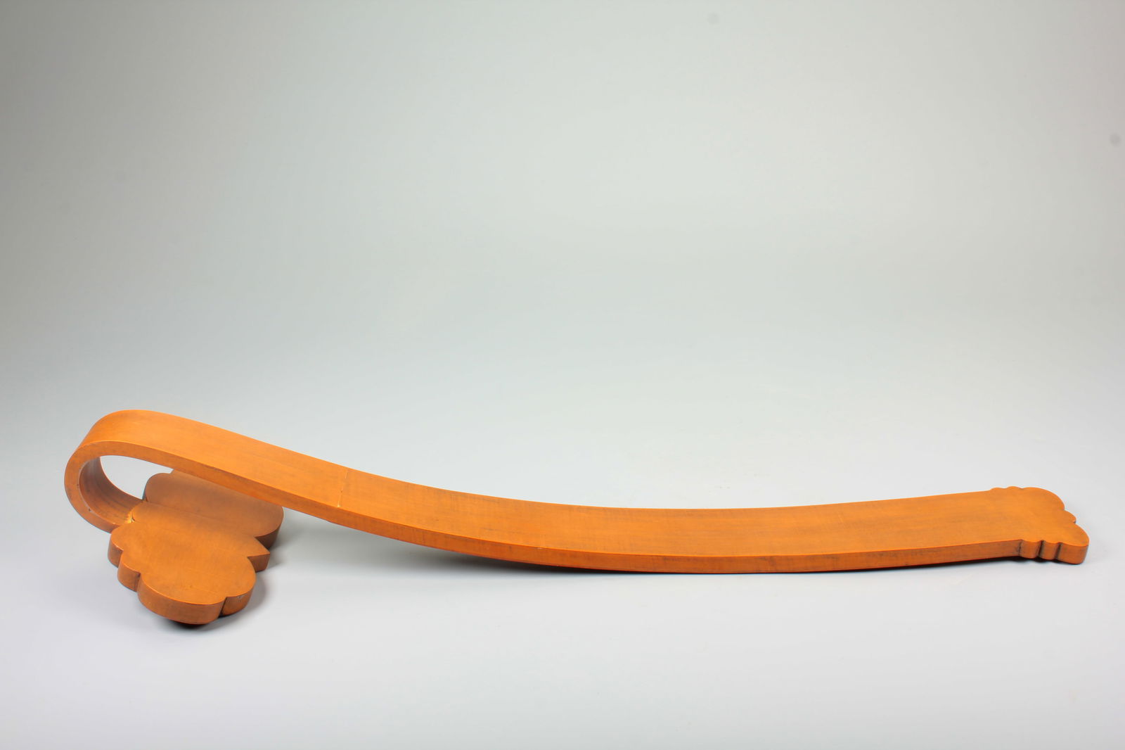 A BAMBOO SHEATH LONGEVITY PATTERN RUYI DISPLAY ITEM - 9