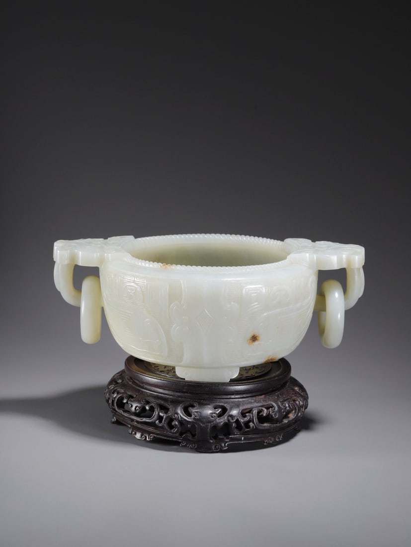 A HETIAN JADE BEAST-MASK AND MOVING-RING HANDLED CENSER: A HETIAN JADE BEAST-MASK AND MOVING-RING HANDLED CENSER 18.8*13.5*7.2CM