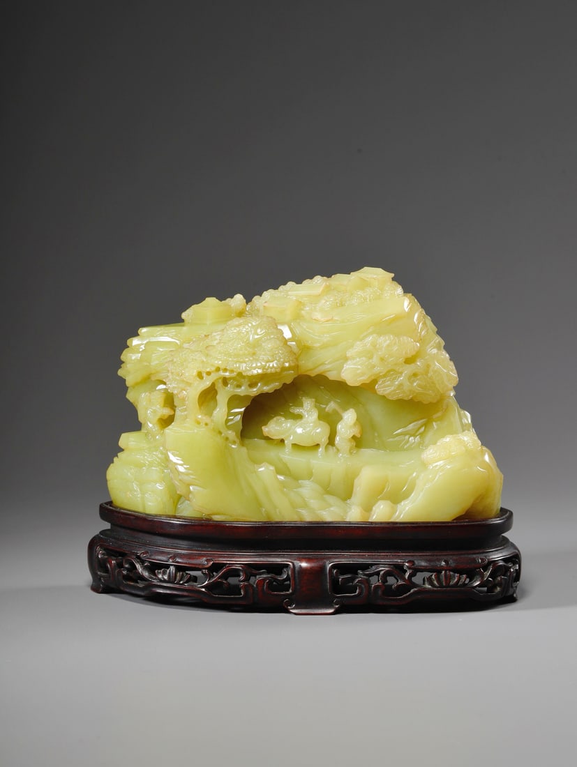 A HETIAN YELLOW JADE 'MOUNTAIN' ORNAMENT: A HETIAN YELLOW JADE 'MOUNTAIN' ORNAMENT 15*9.5*4.5CM