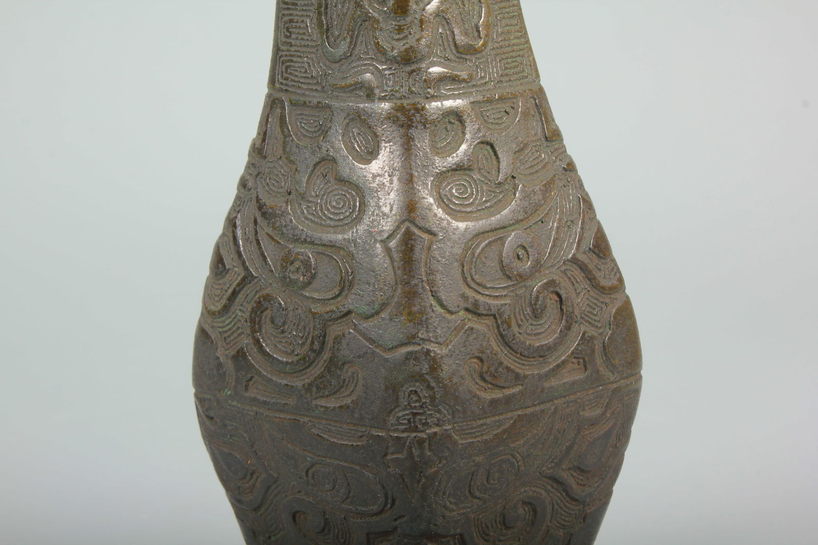 A BEAST PATTERN COPPER SQUARE VASE - 3