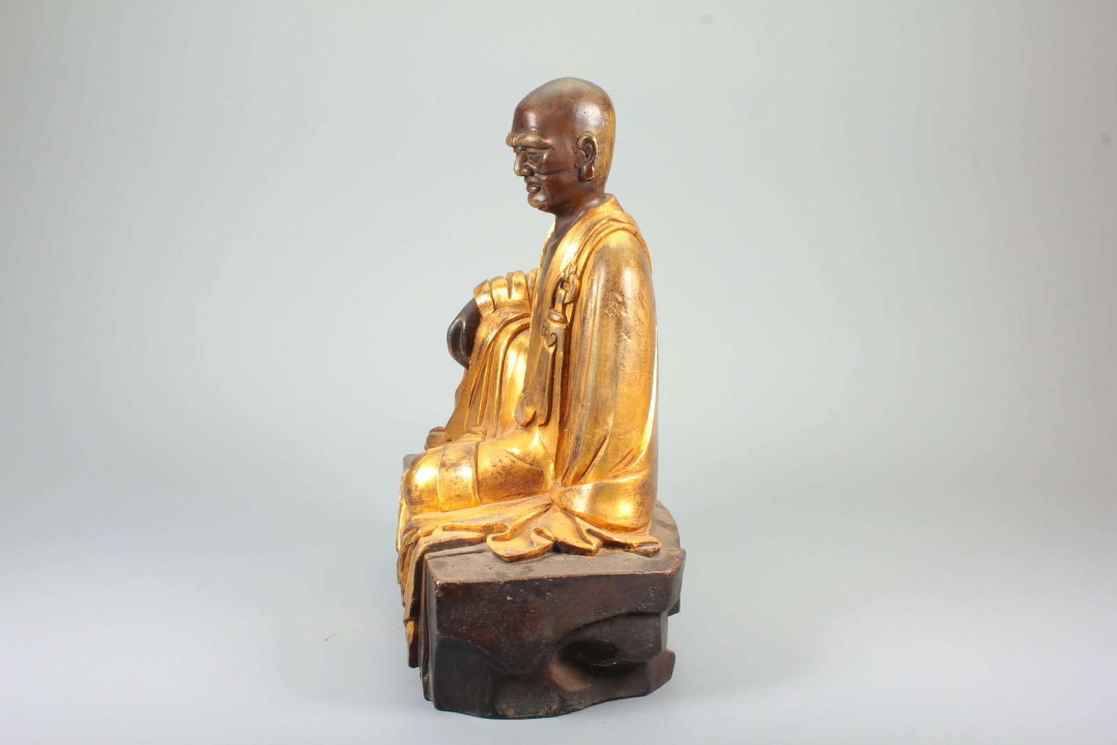 A COPPER GILT MEDITATING ARHAT STATUE - 6
