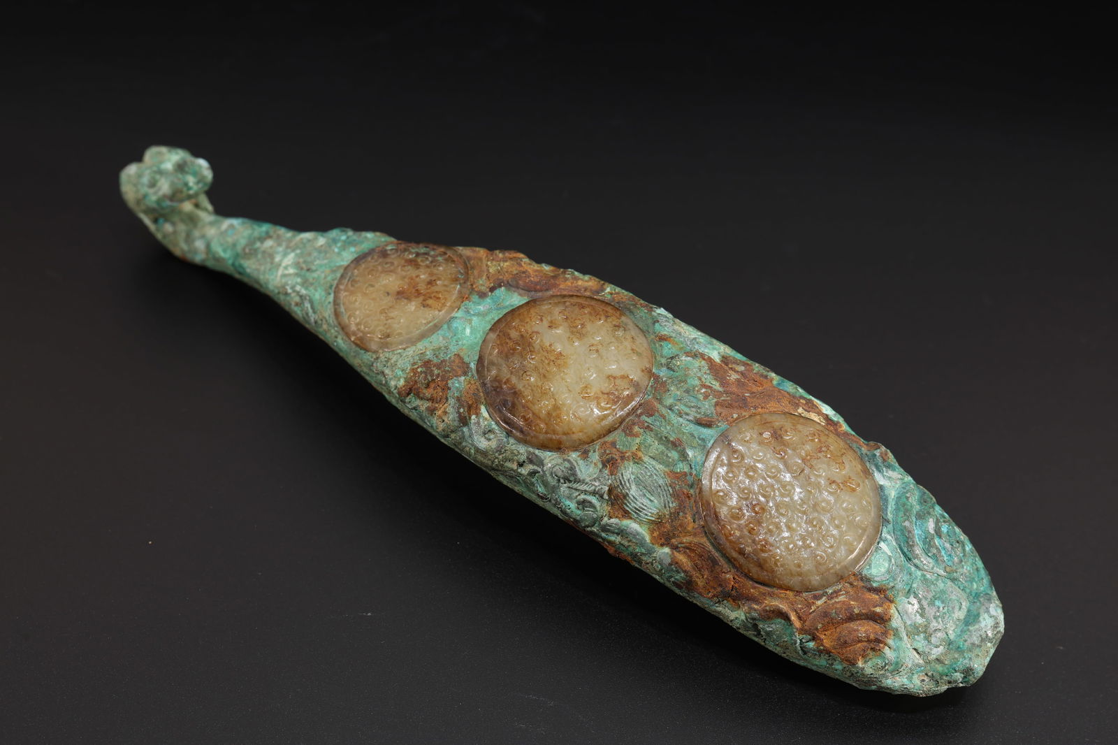 Chinese Bronze Inlaid Jade Carved Dragon Shape Belt Hook: Chinese Bronze Inlaid Jade Carved Dragon Shape Belt Hook (20 x 4.5 x 3.5cm)