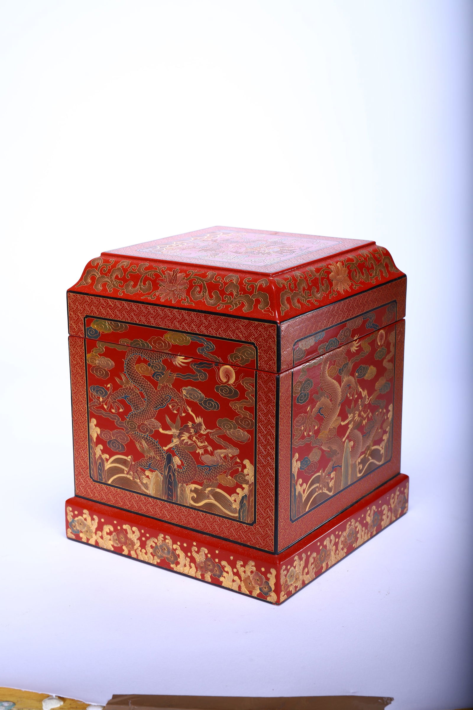 Lacquerware Gold Drawing Dragon Pattern Lid Box - 3