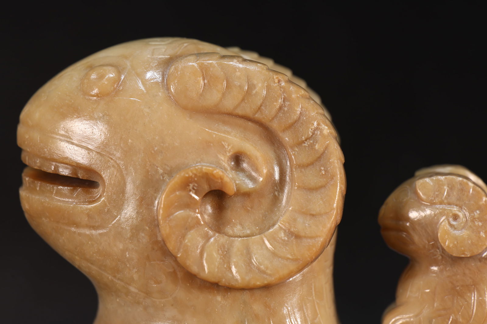 Jade Carved Beast Face Pattern Ram Shape Figure - 7