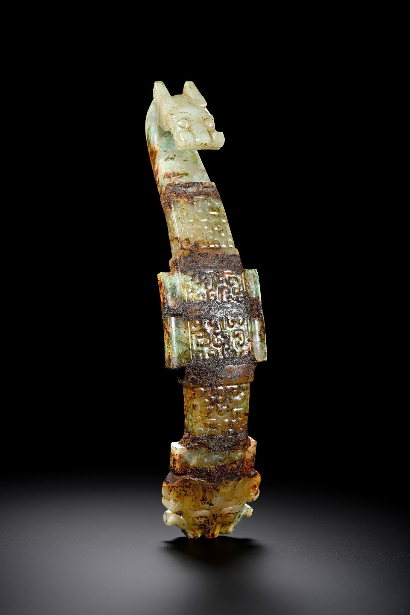 Jade Carved Dragon Shape Belt Hook: Jade Carved Dragon Shape Belt Hook (19 x 4.5cm)