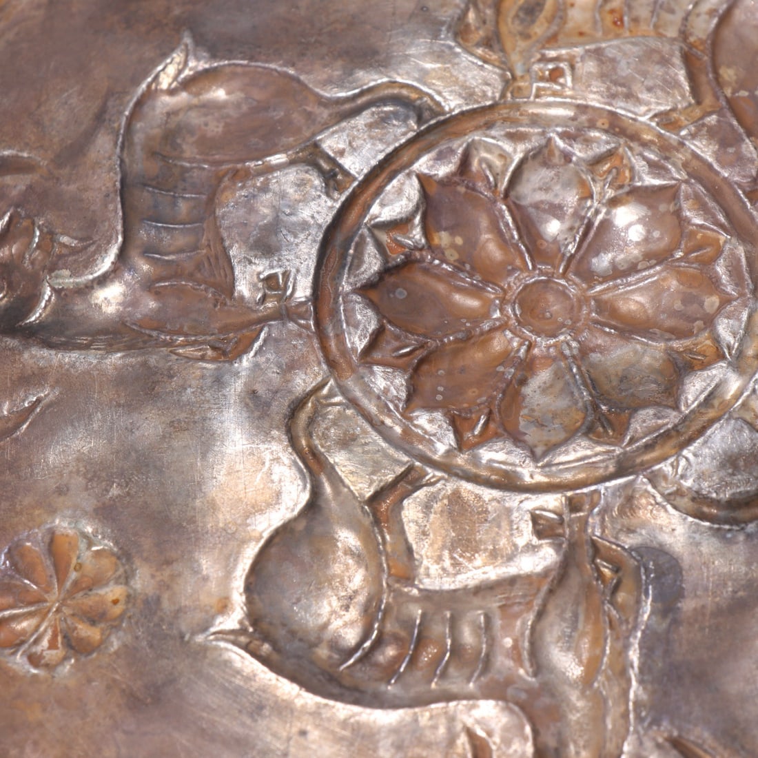 Gilt Silver Carved Ram Pattern Plate - 3