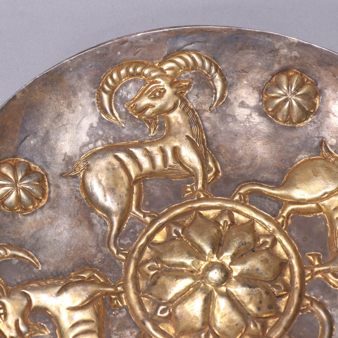 Gilt Silver Carved Ram Pattern Plate - 7