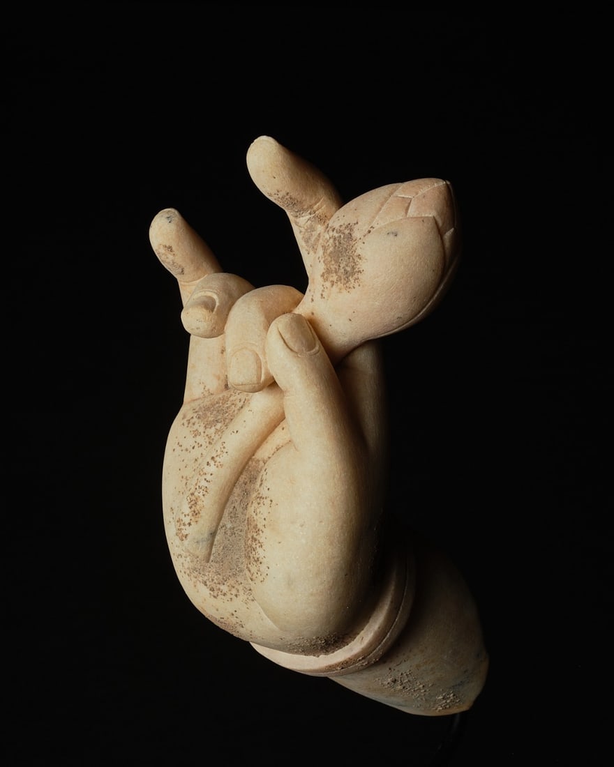 White Stone Buddha Hand Figure: White Stone Buddha Hand Figure (30 x 13cm)