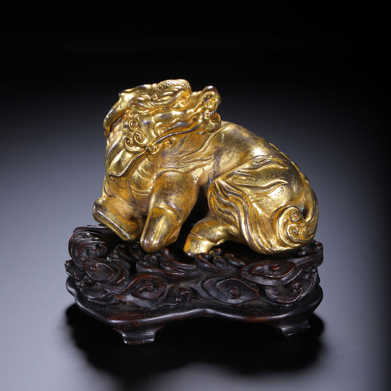 Gilt Bronze Carved Kirin Shape Figure: Gilt Bronze Carved Kirin Shape Figure (9.5 x 7 x 9cm,Weight 820g)