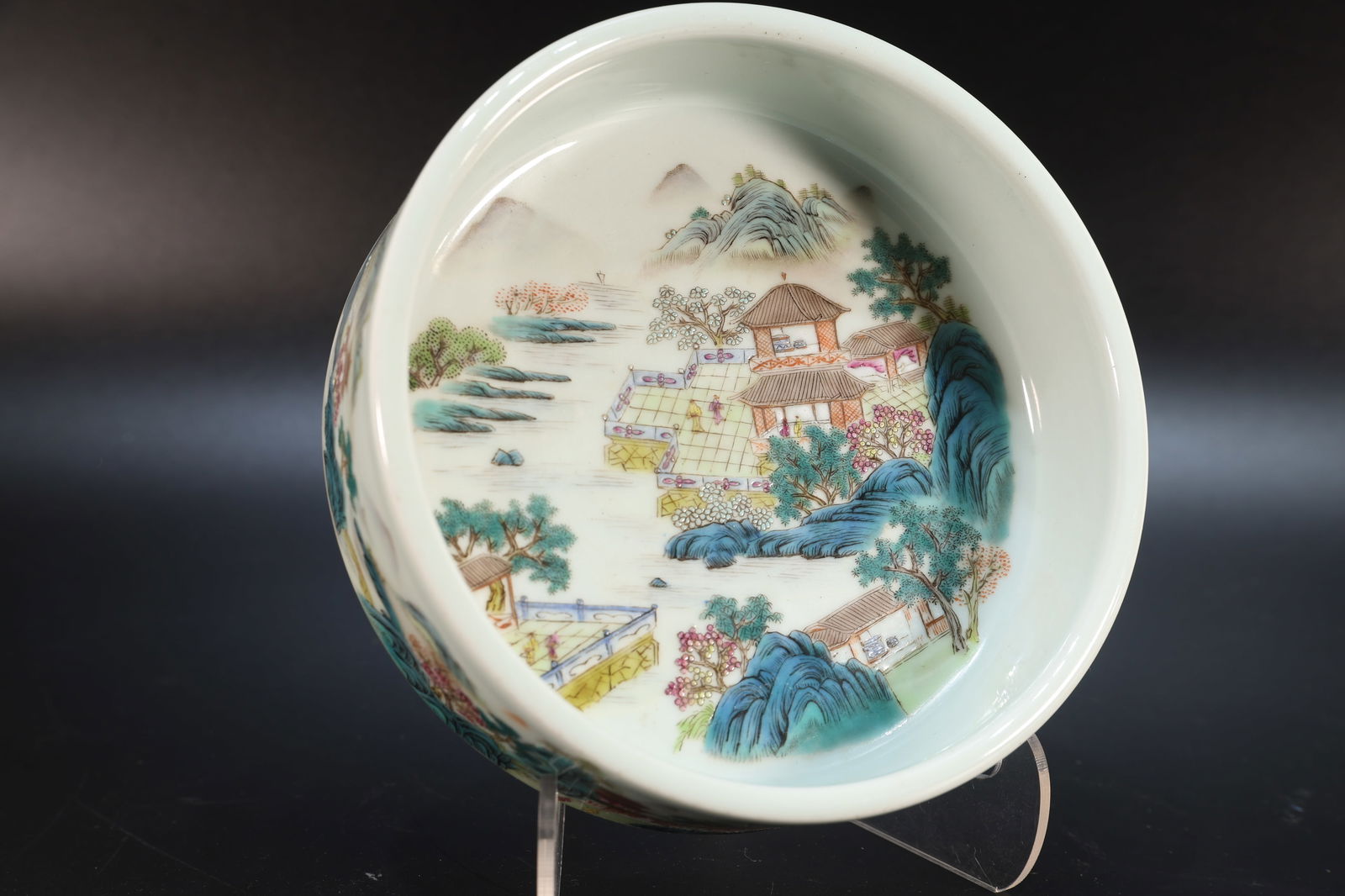 Famille Rose Landscape Pattern Porcelain Washer: Famille Rose Landscape Pattern Porcelain Washer (14 x 4.5cm)