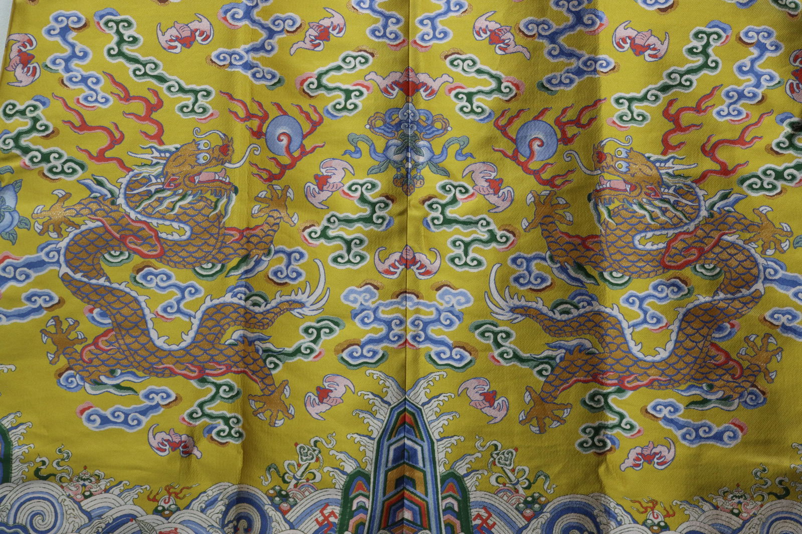 Silk Embroidery Cloud and Dragon Pattern Dragon Robe - 11