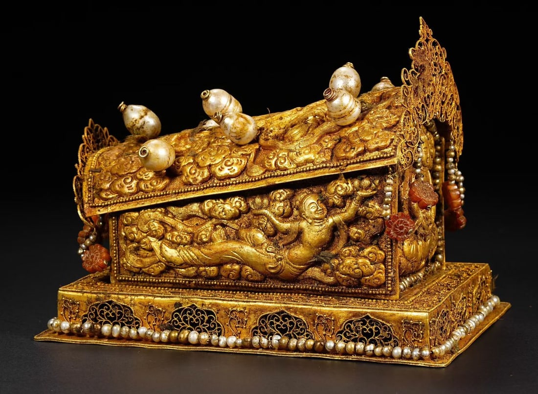 Solid Gold Carved Flying Beauty Pattern Coffin - 6