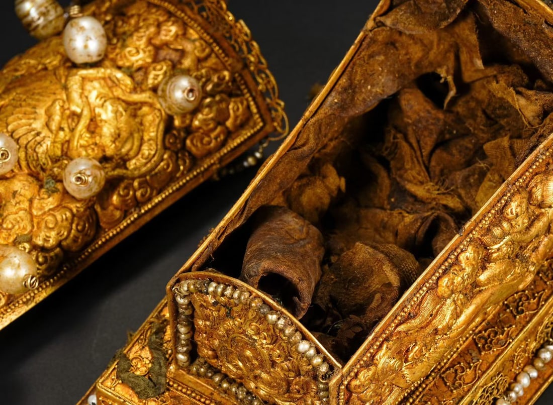 Solid Gold Carved Flying Beauty Pattern Coffin - 8