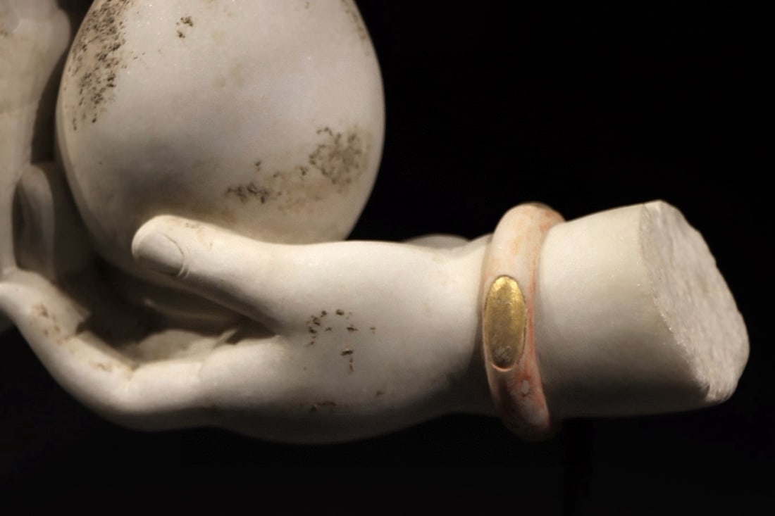 White Stone Buddha Hand Figure - 7