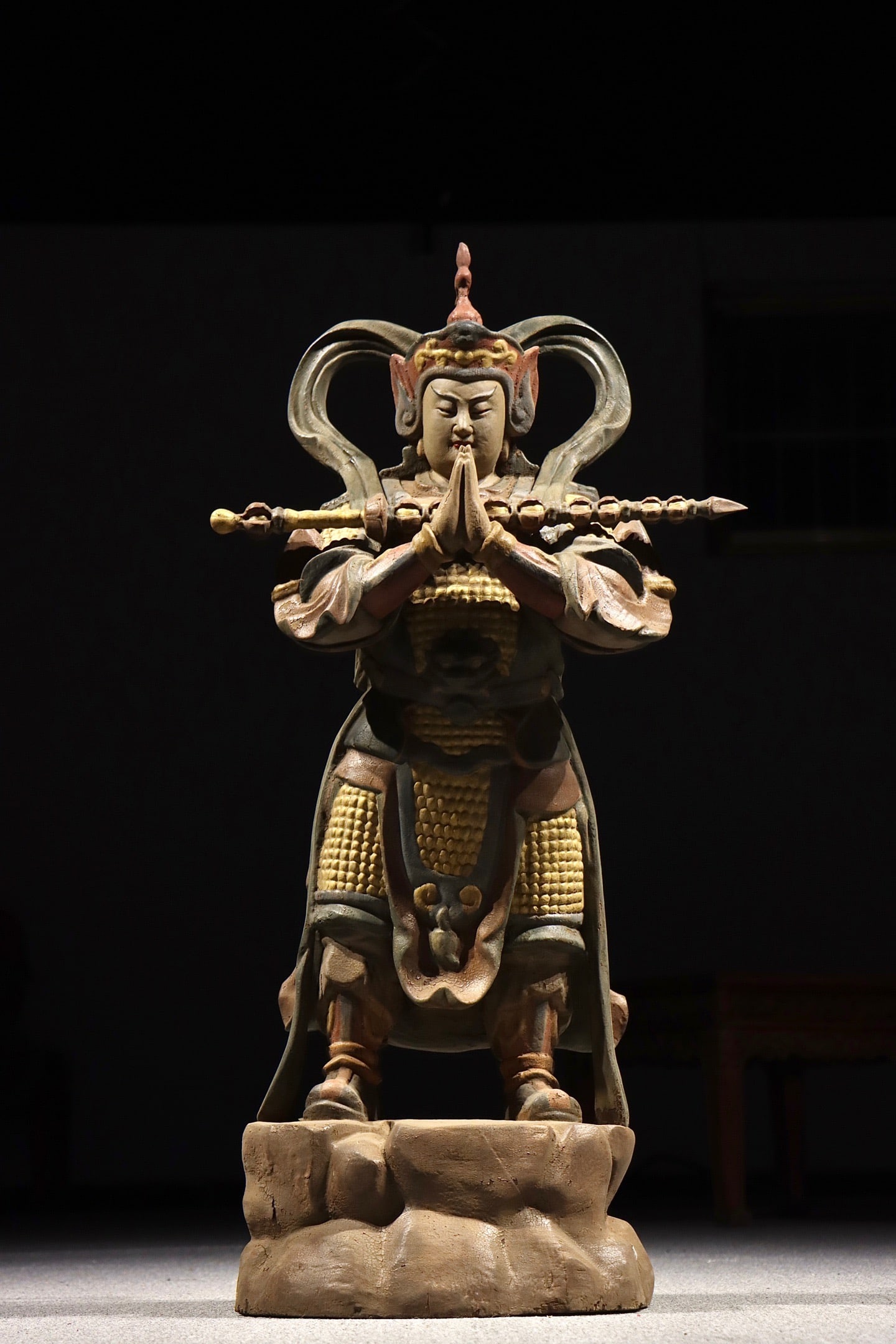 Wood Colour Painted Veda Figure: Wood Colour Painted Veda Figure (109cm)