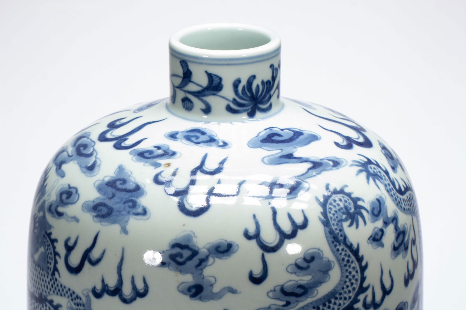 Blue and White Dragon Pattern Porcelain Pot - 2