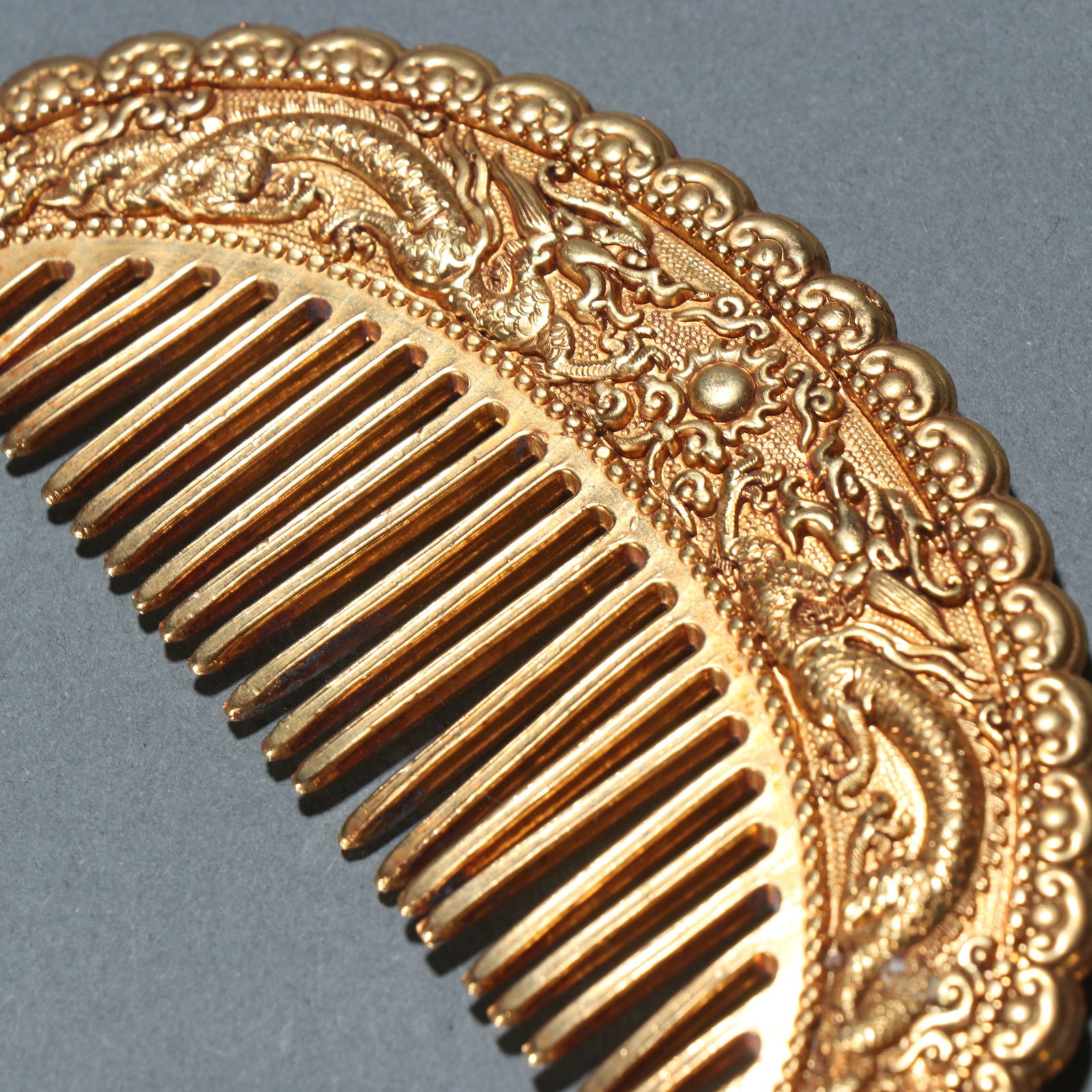 Gilt Bronze Carved Dragon Pattern Comb - 5