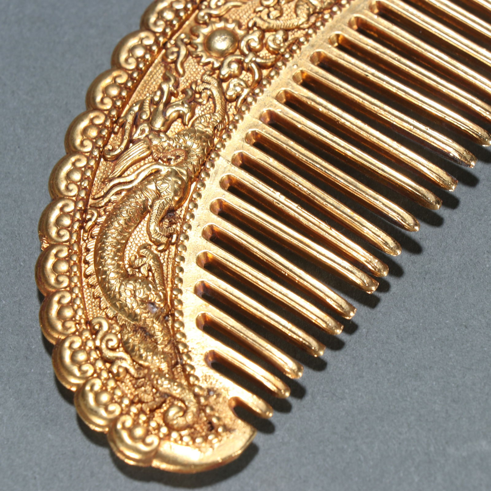 Gilt Bronze Carved Dragon Pattern Comb - 9