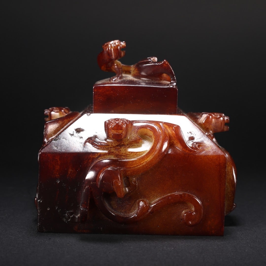 Jade Carved Chi Dragon Pattern Stone Seal: Jade Carved Chi Dragon Pattern Stone Seal (10 x 10 x 8.8cm)