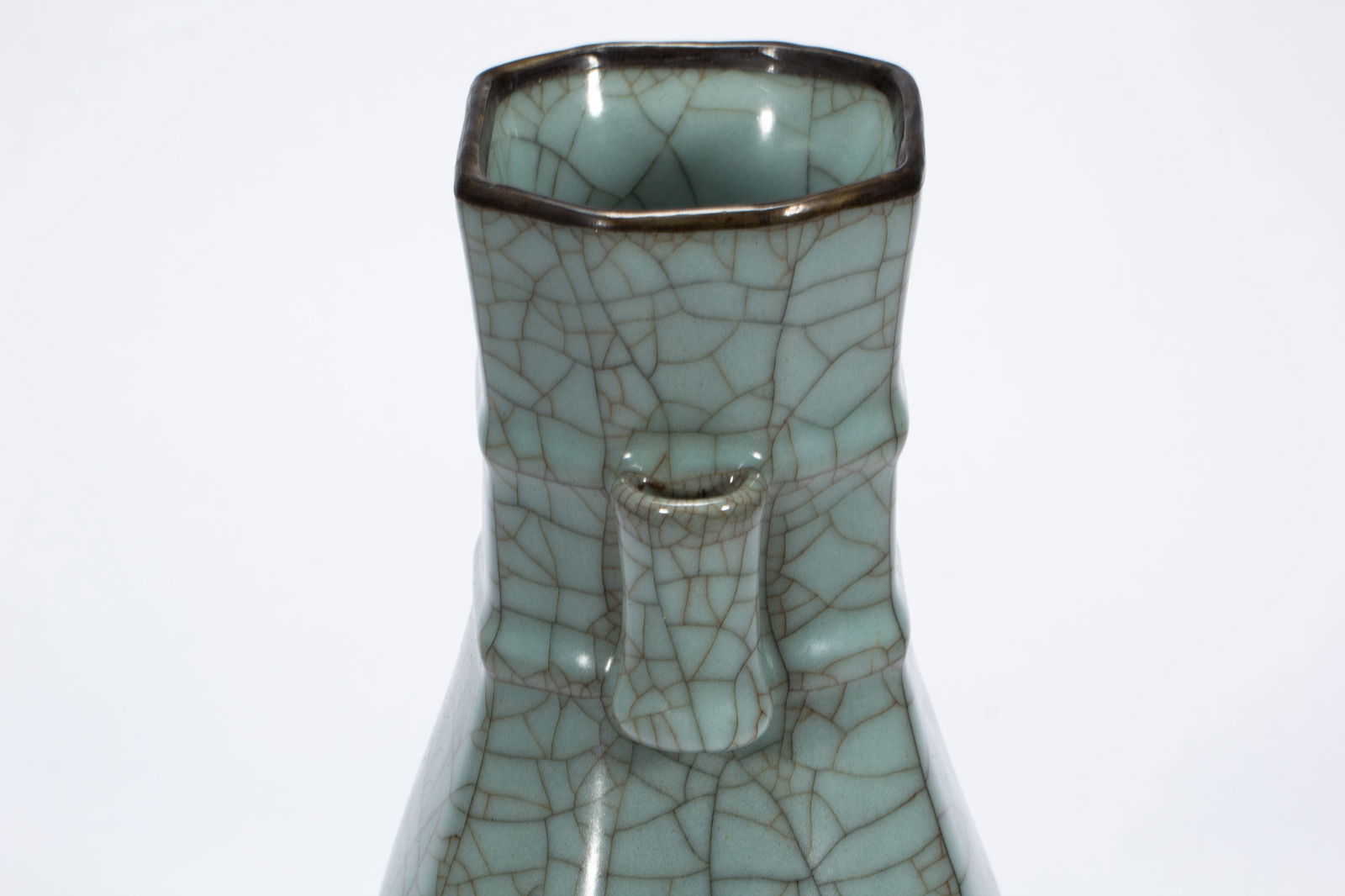 Guan Ware Porcelain Vase - 7