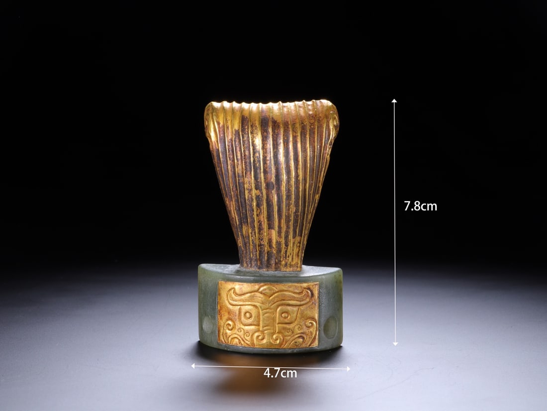 Jasper Jade Inlaid Gilt Bronze Carved Beast Face Pattern Crown: Jasper Jade Inlaid Gilt Bronze Carved Beast Face Pattern Crown (7.8 x 4.7cm)