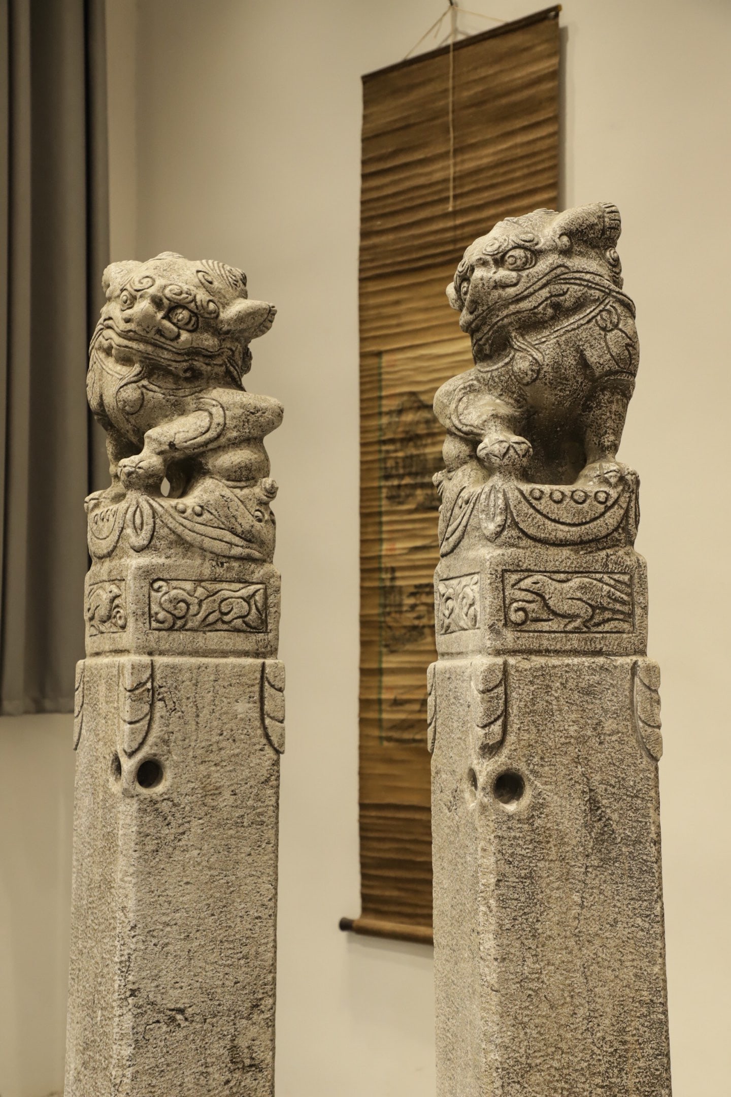 Stone Carved Lion Shape Hitching Post (1 of 9)