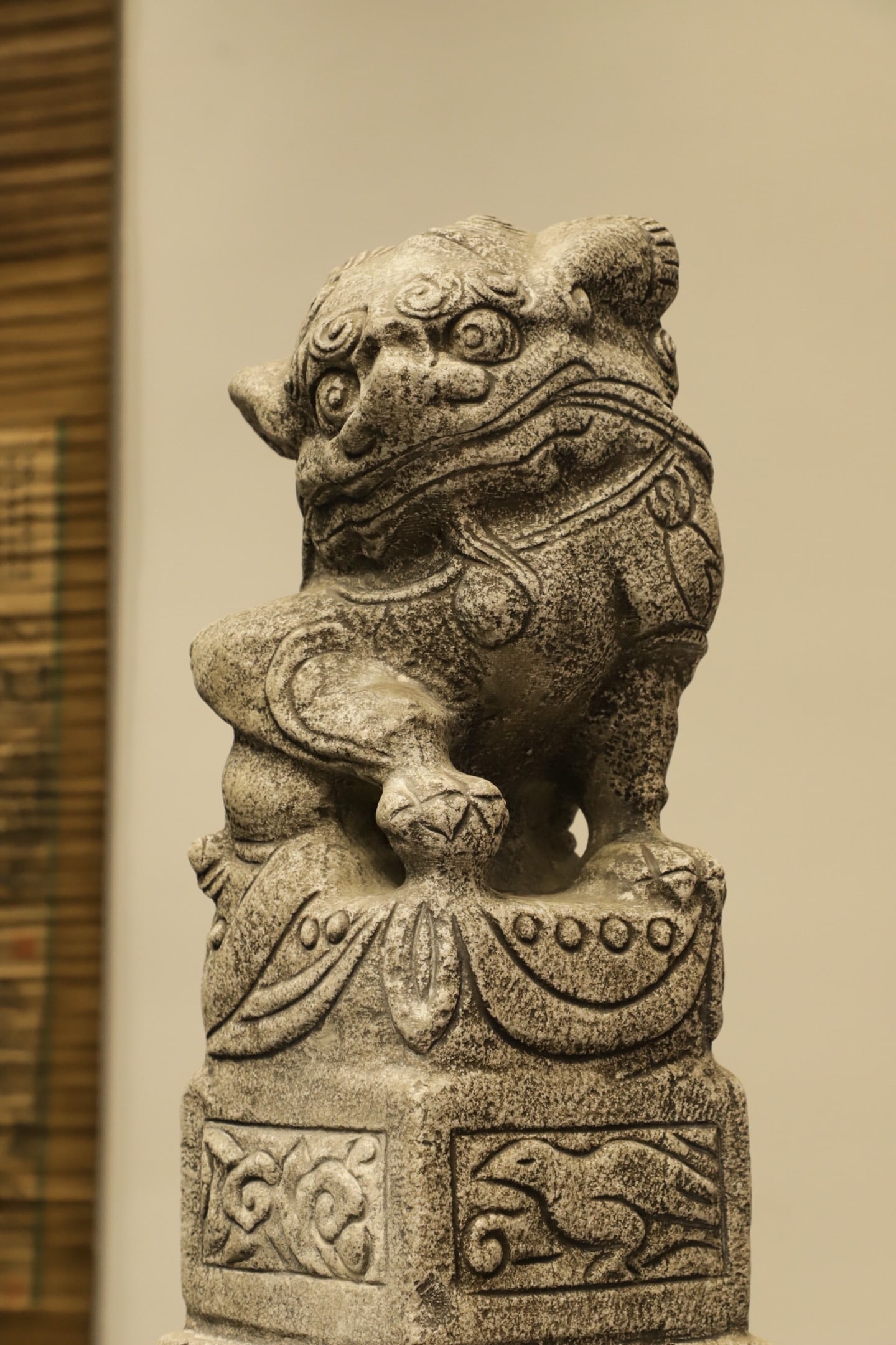 Stone Carved Lion Shape Hitching Post - 3