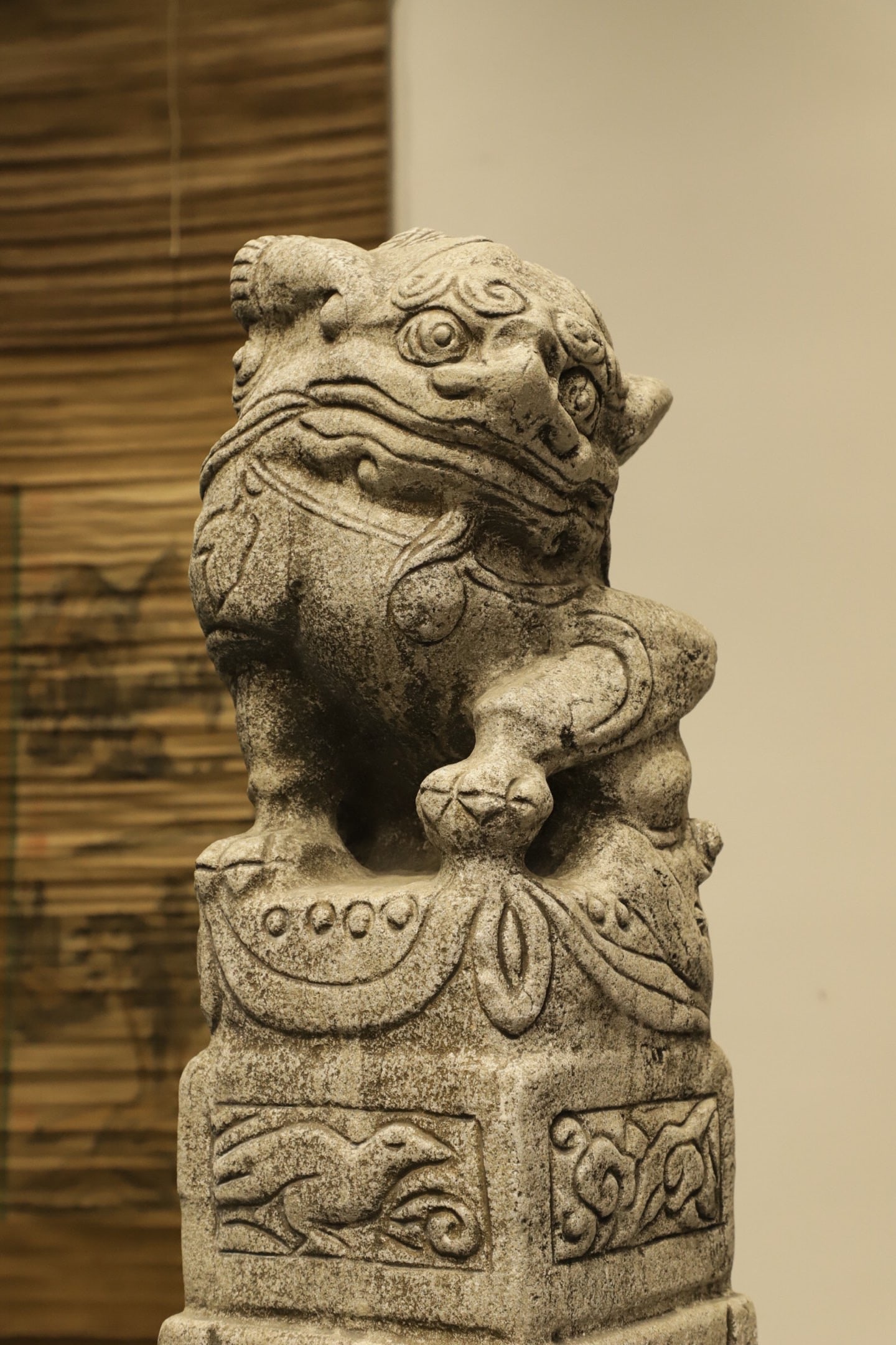 Stone Carved Lion Shape Hitching Post - 4