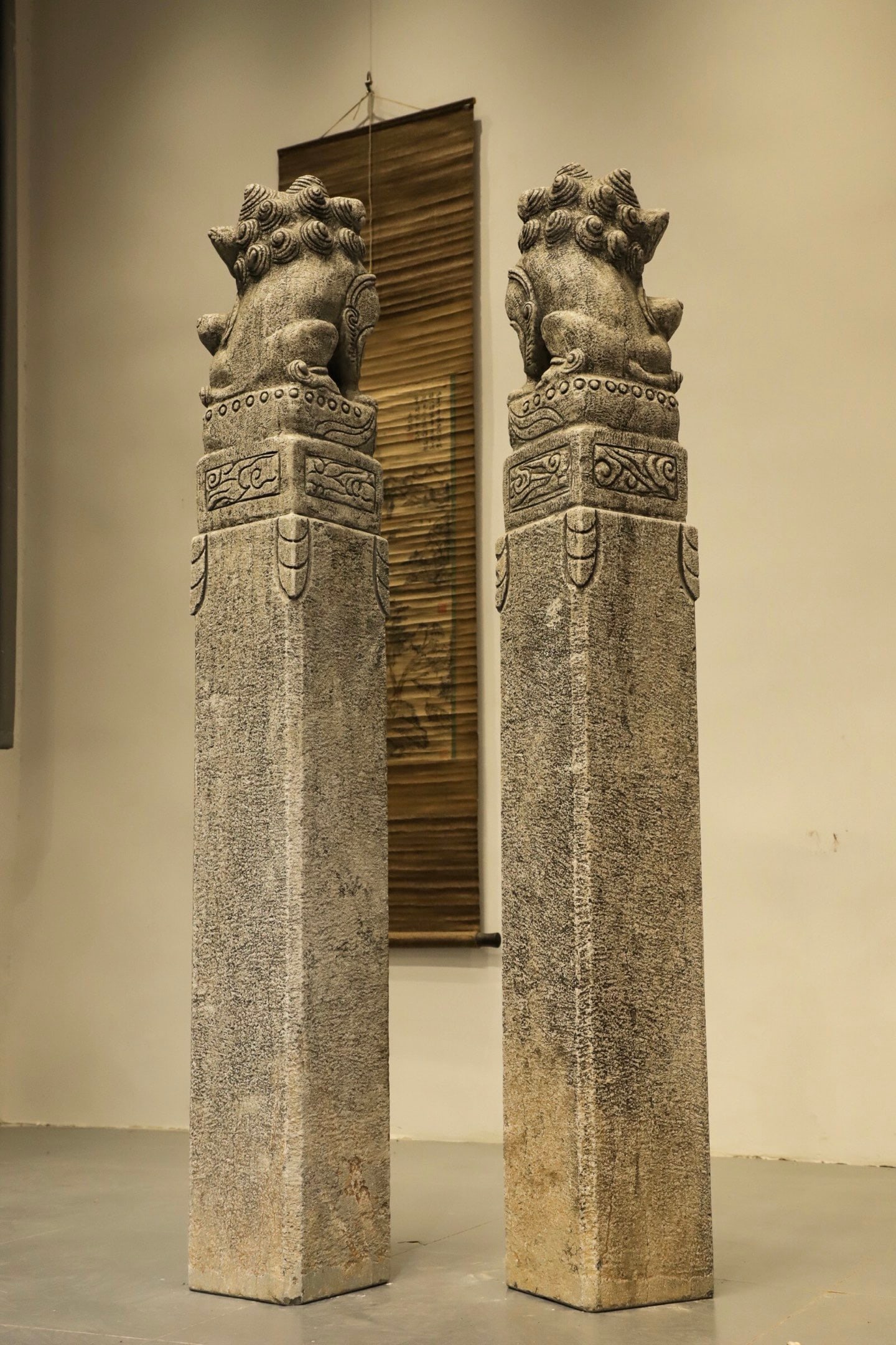 Stone Carved Lion Shape Hitching Post - 6