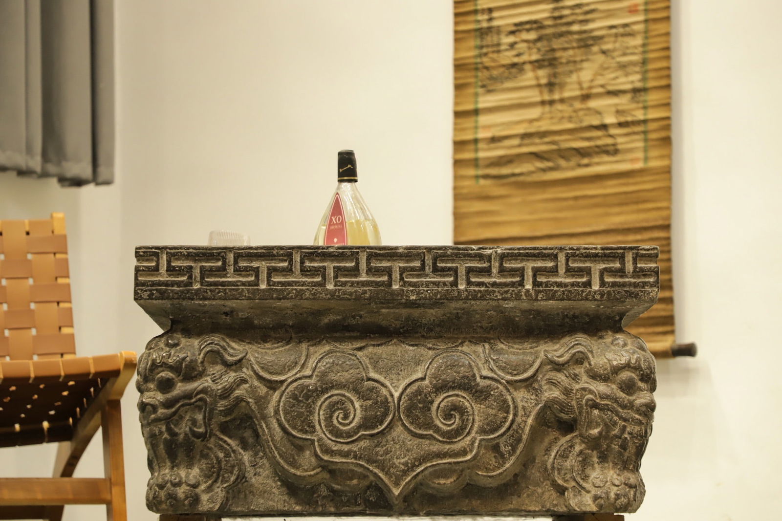 Stone Carved Flower and Beast Pattern Table: Stone Carved Flower and Beast Pattern Table (78 x 78 x 40cm)