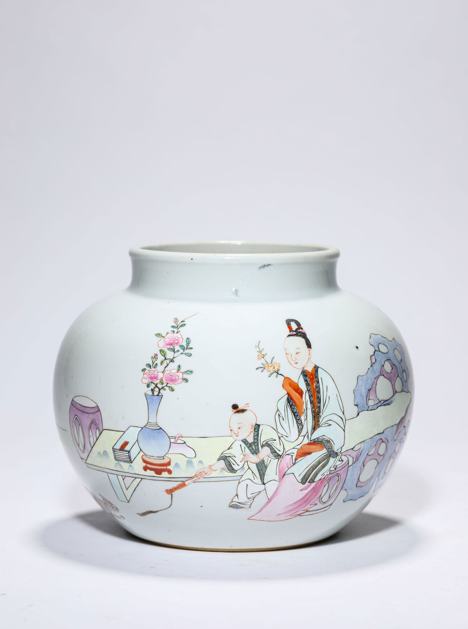 A Famille-Rose ‘Figural’ Jar: A Famille-Rose ‘Figural’ Jar (19.7 x 15.9 cm)