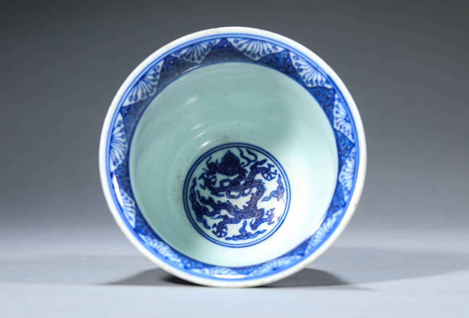 A Blue and White 'Dragon and Clouds' Cup - 5