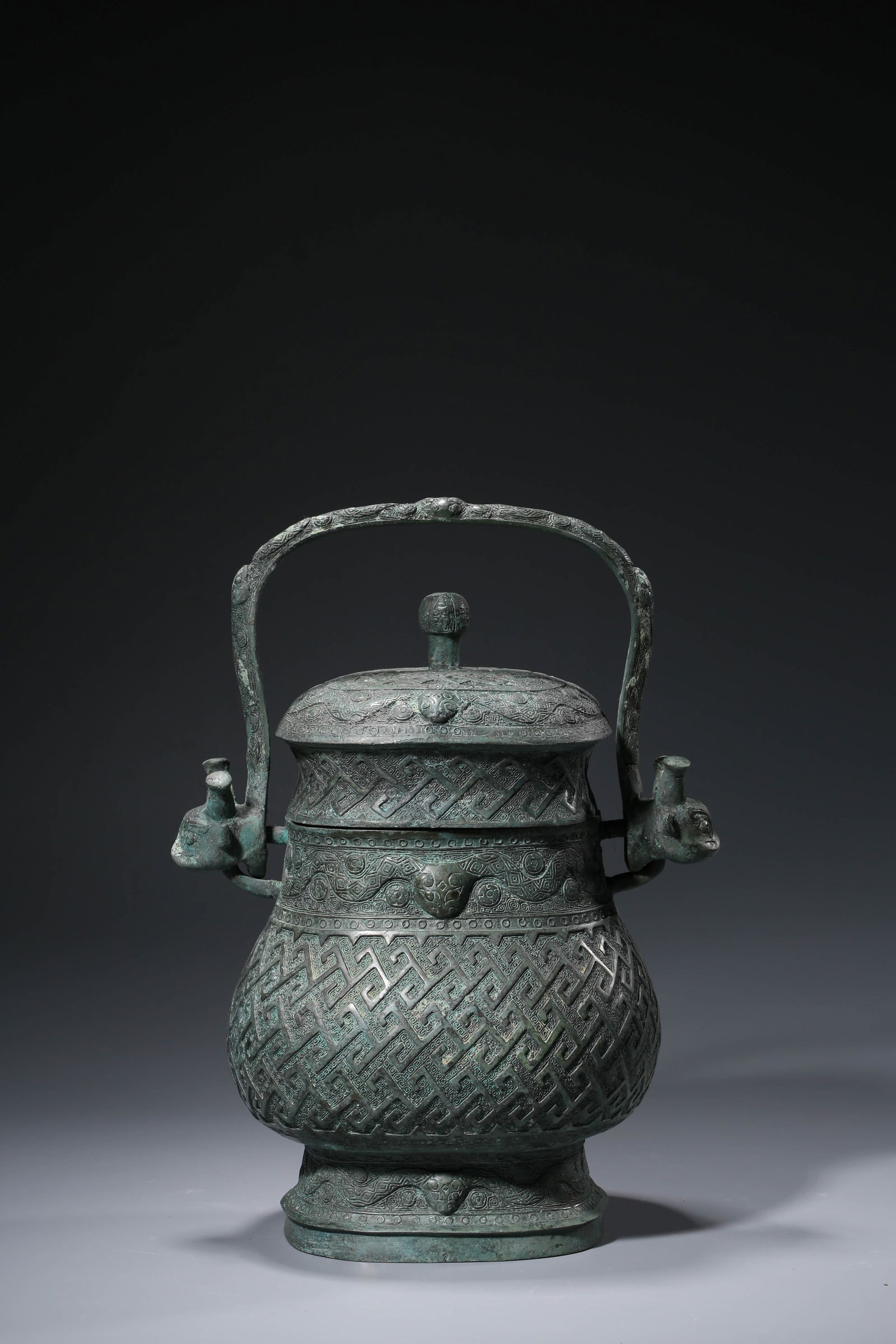 A 'Loop-Handled' You: A 'Loop-Handled' You (26.1 x 18.2 x 37 cm, Weight: 5.85 Kg)