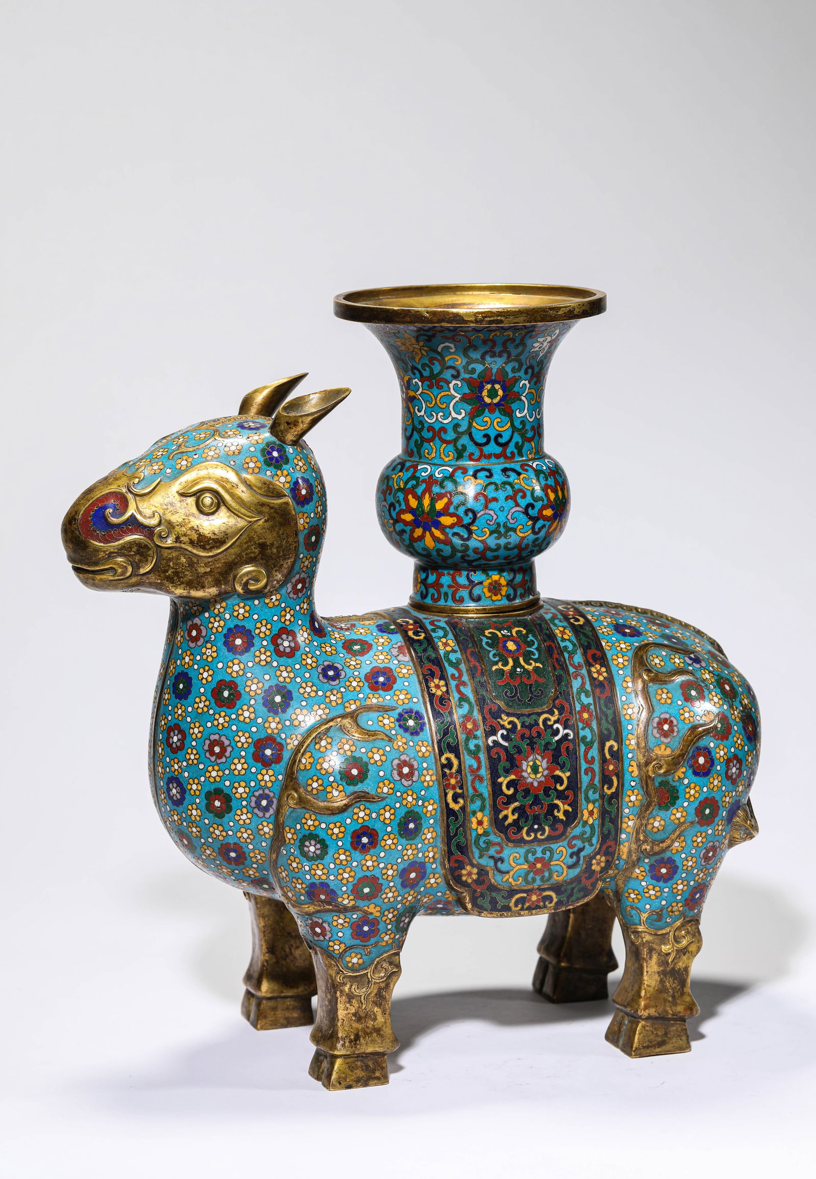 A Cloisonné Enamel ‘Xi’ Zun: A Cloisonné Enamel ‘Xi’ Zun (28.7 x 14 x 30.3 cm, Weight: 2100 grams)