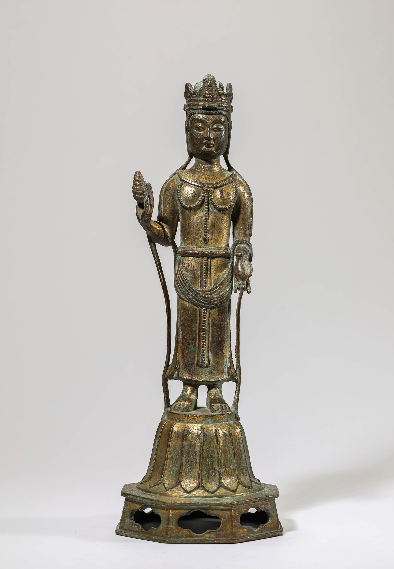 A Gilt-Bronze Standing Figure of Avalokiteshvara: A Gilt-Bronze Standing Figure of Avalokiteshvara (10.5 x 29 cm, Weight: 1219 grams)