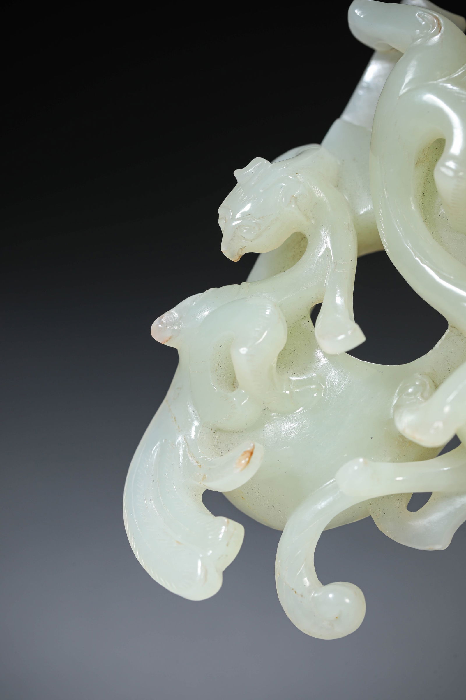 A Jade 'Heart-Shaped' Pendant - 6