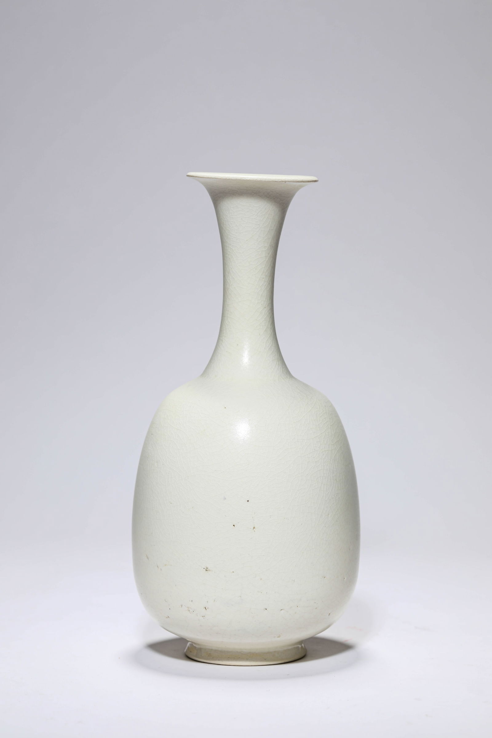 A White Porcelain Vase - 4