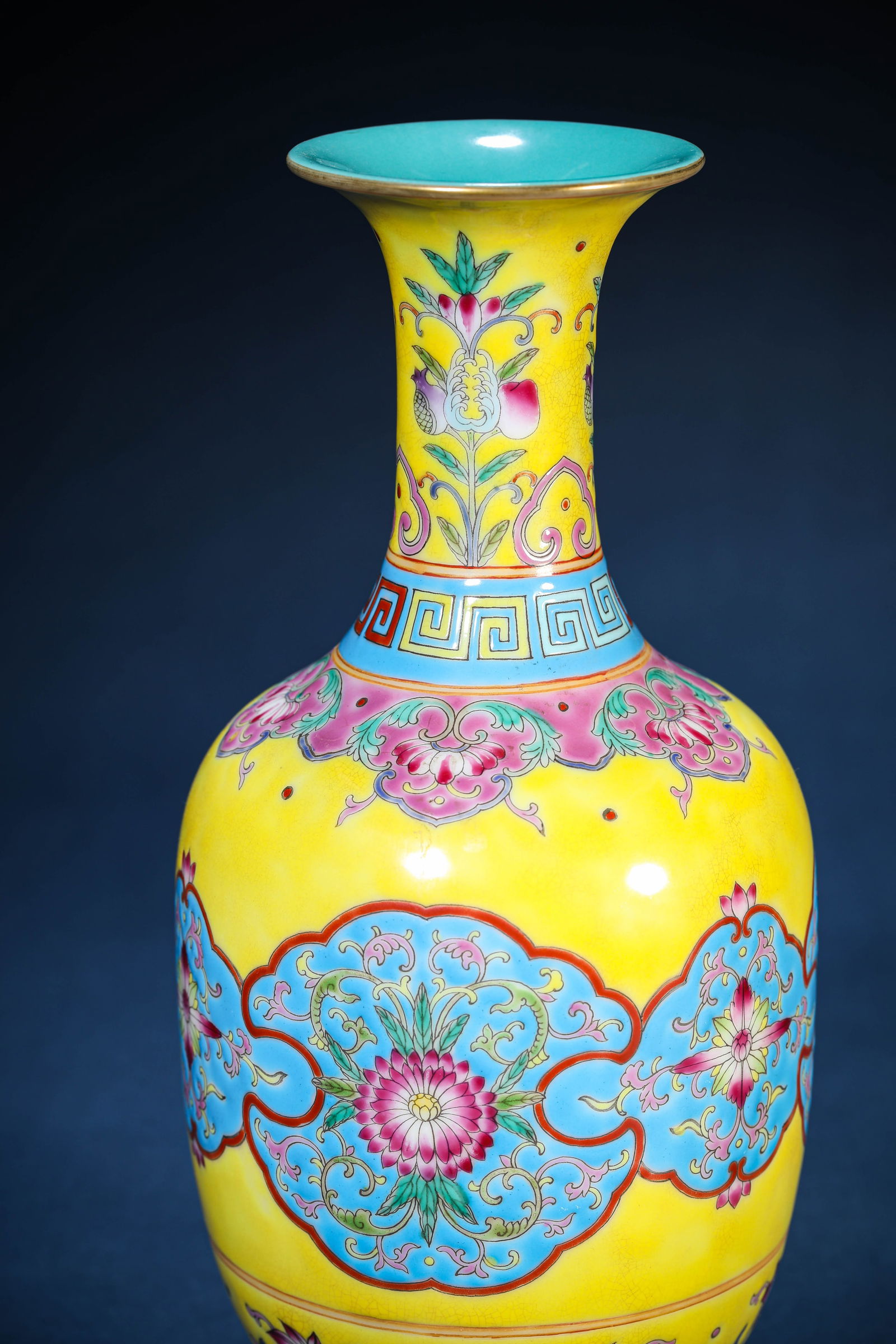 A Yellow-Ground Wucai 'Floral' Vase - 4