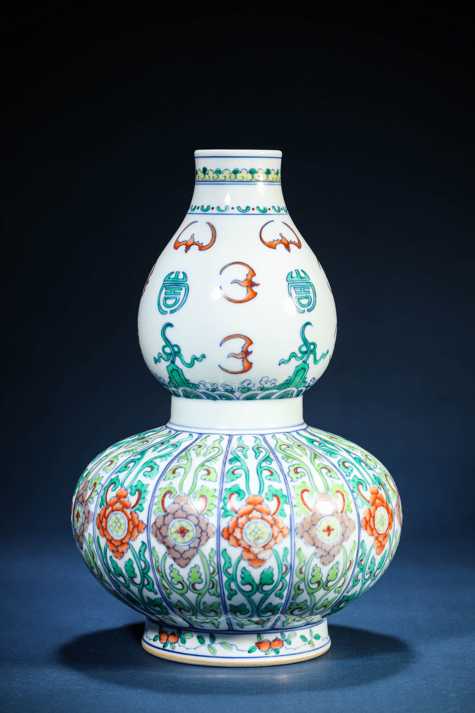 A Doucai 'Auspicious Beast and Florals' Vase - 3