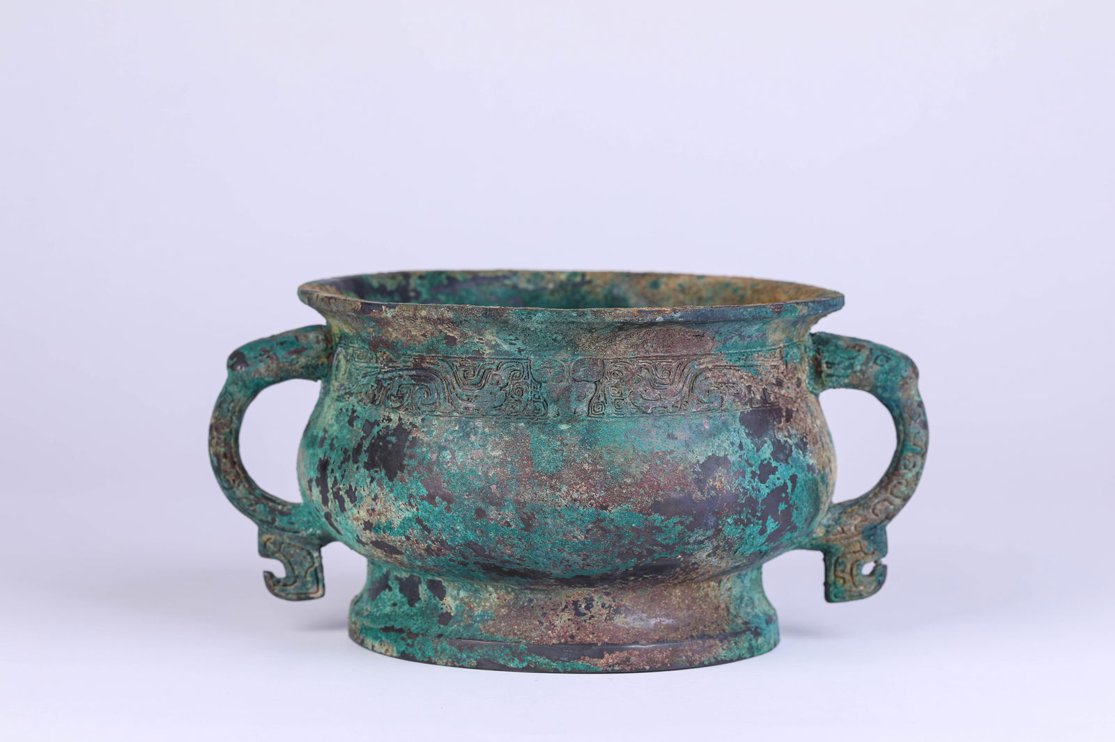 A Bronze 'Gui' Ritual Food Vessel (1 of 6)